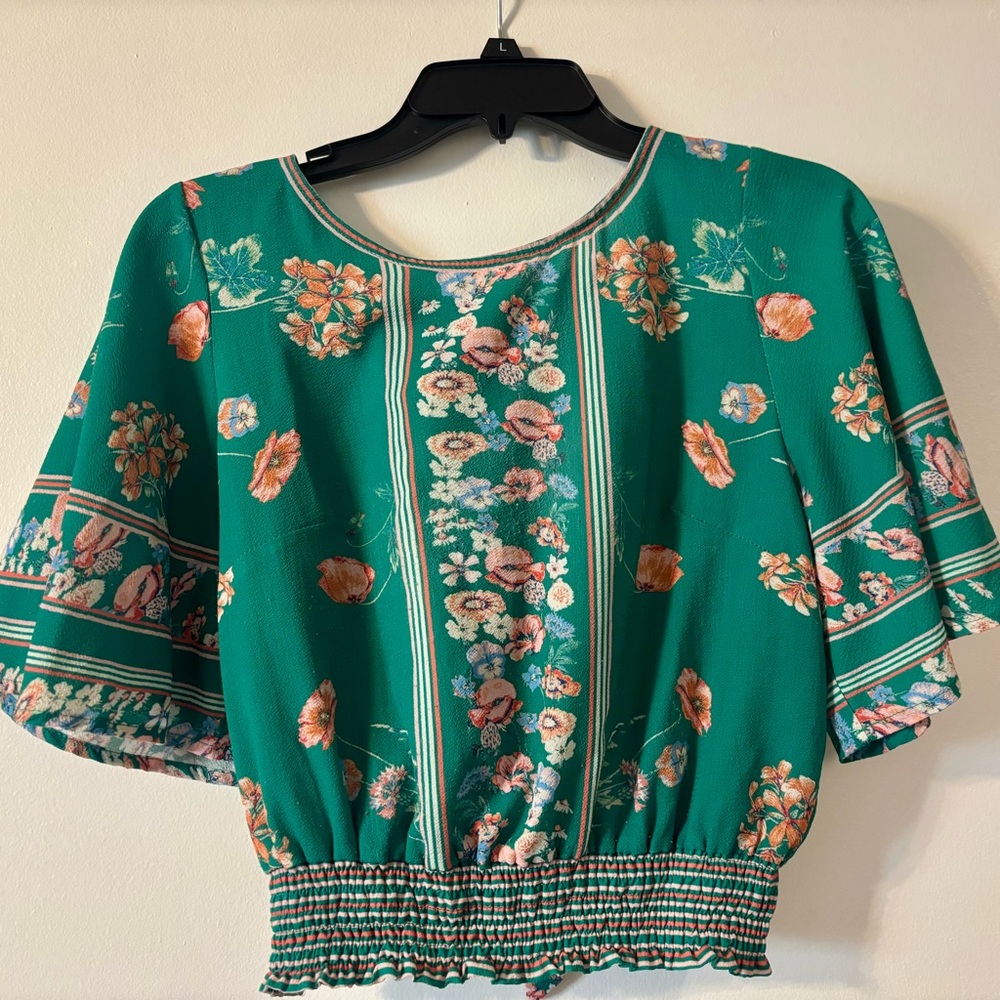 Green Smocked Crop Blouse with Flutter Sleeves - Picture 2 of 6